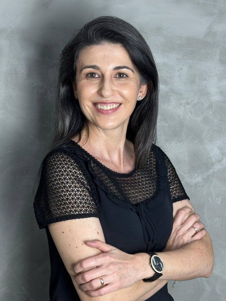Flávia Cristiane GolfetiSócia